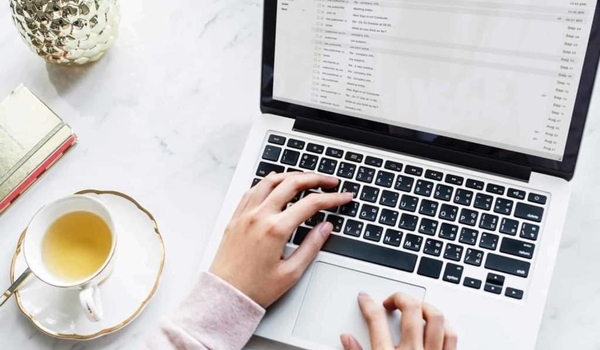 How To Manage Your Inbox With A Virtual Assistant cover