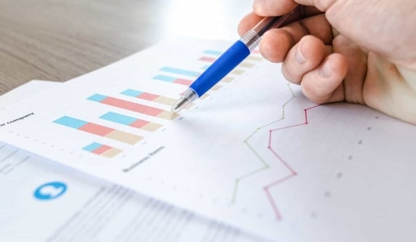 9 Signs It’s Time To Expand Your Team cover