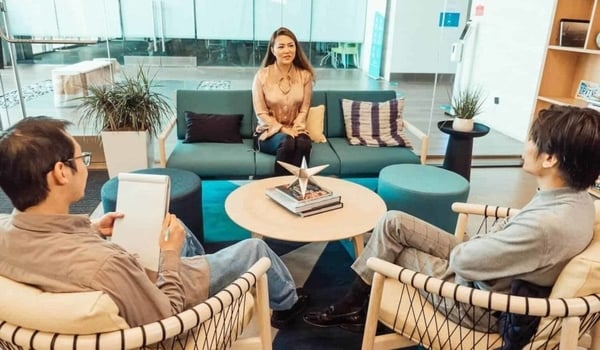 Selecting A Virtual Assistant Agency – 22 Questions To Ask! cover