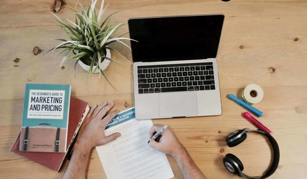 What Does A Marketing Assistant Do? cover