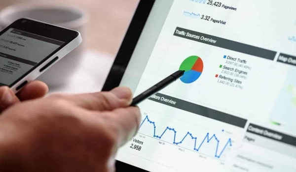 How to Write a Newsletter that Converts cover