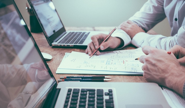 How To Manage A Sales Pipeline cover