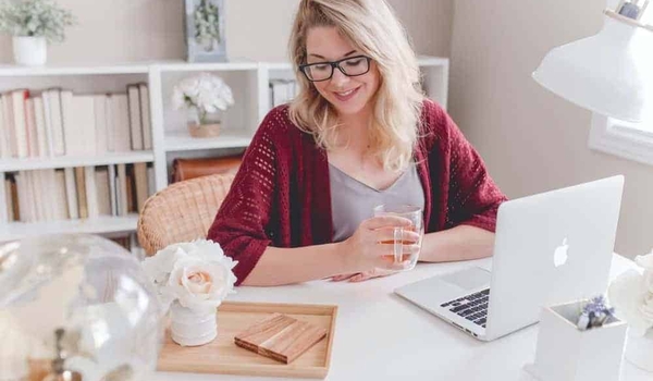 6 Tips To Make Hiring A Virtual Assistant As Easy As Possible cover